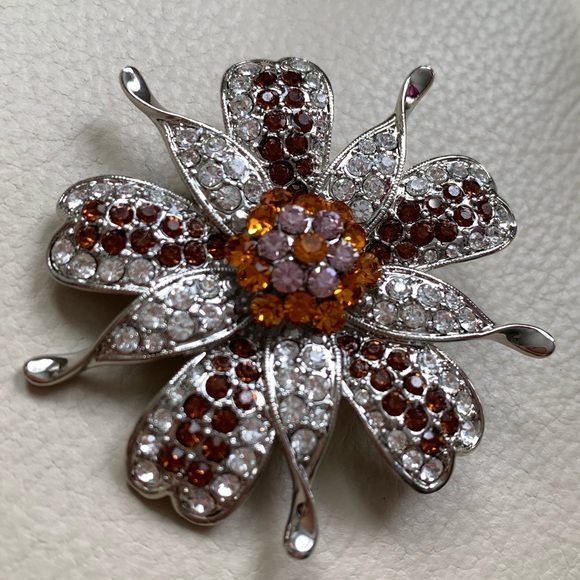 🆕🔥Gorgeous White-MeriGold-Lilac Crystals Brooch - Picture 5 of 8